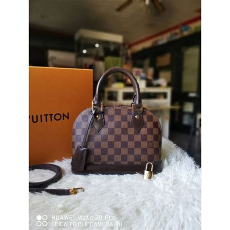 louis vuitton alma bb มือสอง|กระเป๋ารุ่น Alma BB .